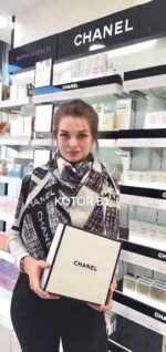 ⁦NEW CHANEL SCARF (طلب مسبق)⁩ - الصورة ⁦2⁩