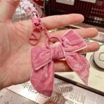 ⁦ميدالية VALENTINO⁩ - الصورة ⁦5⁩