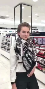 ⁦NEW CHANEL SCARF (طلب مسبق)⁩ - الصورة ⁦5⁩